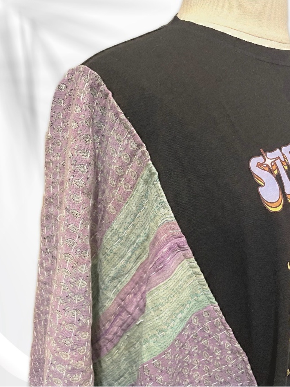Custom Up-Cycle Stevie Nicks Graphic Pullover with Kantha Sleeves L-2X - Picture 5 of 16